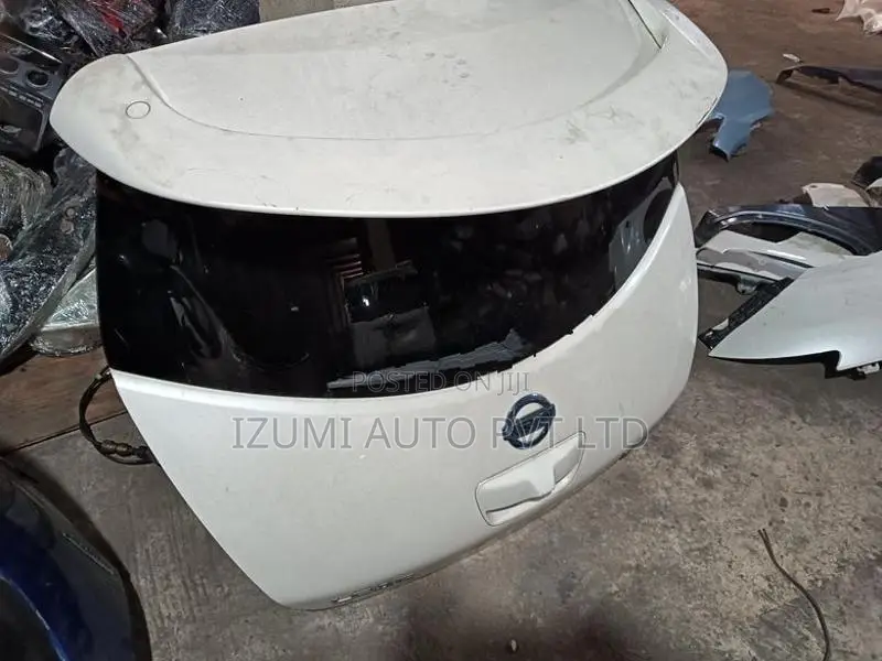 Nissan Leef Five Door set