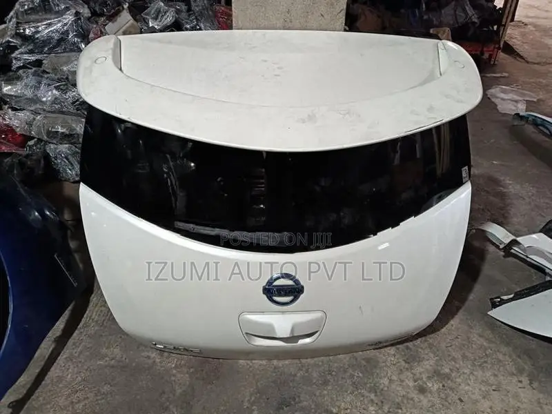 Nissan Leef Five Door set