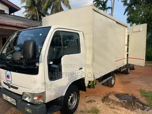 Nissan Atlas 1999