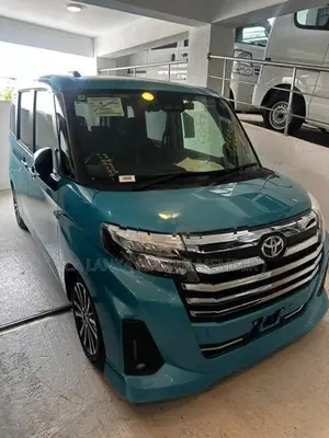 Toyota Roomy Custom GT 2025