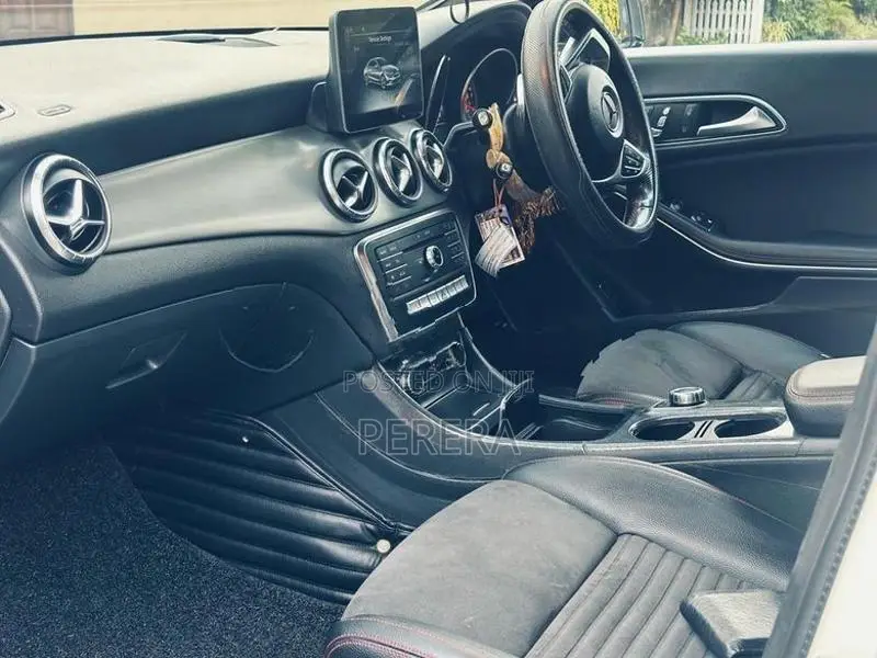 Mercedes Benz CLA 180 2016