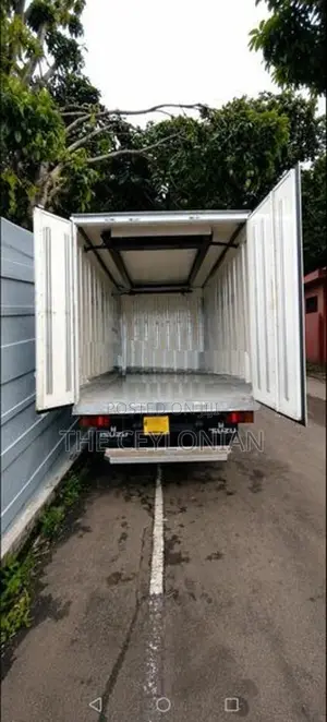 Isuzu Elf 2001