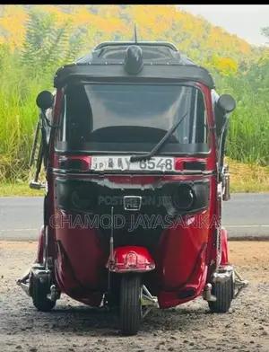 Bajaj RE 2015