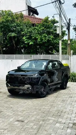 Toyota Hilux Travo Overland 2025