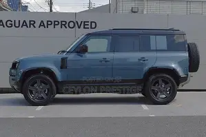 Land Rover Defender 2025