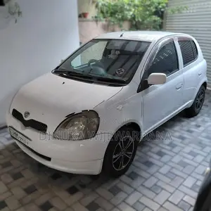 Toyota Vitz 2000