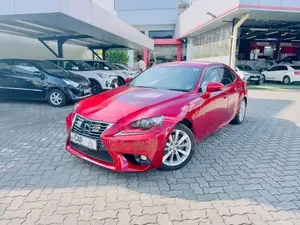 Lexus IS 300h 2016