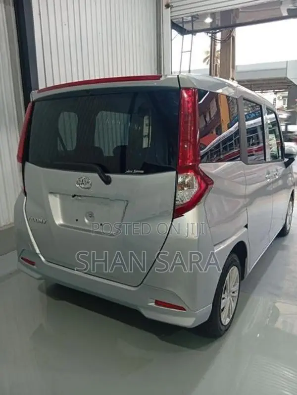 Toyota Roomy x 2023