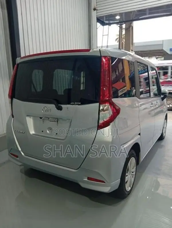 Toyota Roomy x 2023