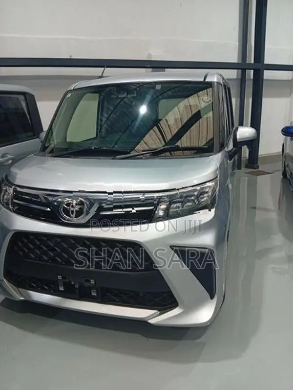 Toyota Roomy x 2023