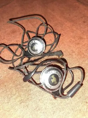 Sony MDRQ78 Earphones Brand New
