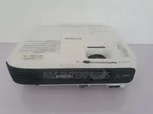 Epson EB-S04