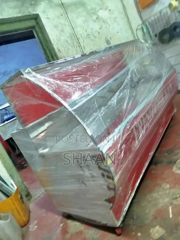 කුකුල් මස් සහ මාළු ශීතකරන. Chicken & Fish Display Coolers