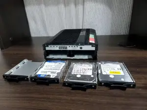 QNAP IS-453S