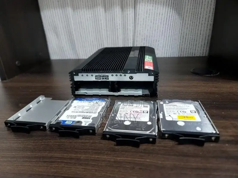 QNAP IS-453S