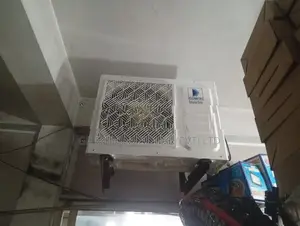 36000BTU Wall mount AC Brand New Comfri