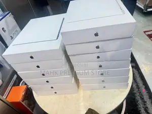 Apple Macbook 💻 Air M5 Skyblue