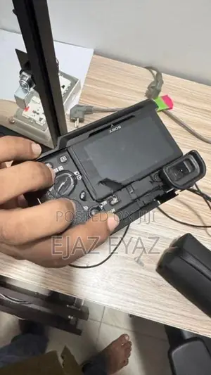 Sony Alpha 6400 With 16-50mm Lens