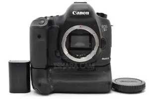 canon 5D mark 3 DSLR body with lens