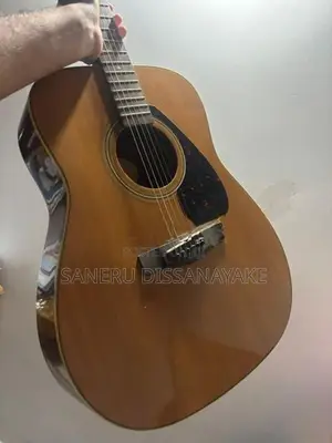 Yamaha F370 Guitar