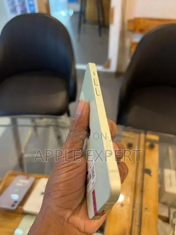 Apple iPhone 12 (Used)