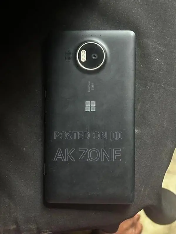 Microsoft Lumia 950 (Used)