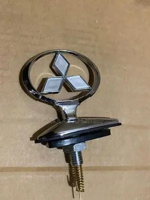 Mitsubishi Montero V76 V98 Bonnet Badge
