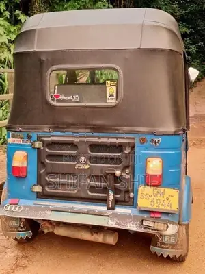 Bajaj RE 2011
