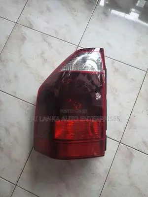 Mitsubishi Montero V76 Tail Light