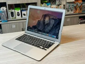 Apple MacBook Air A1466 8GB Ram/128GB