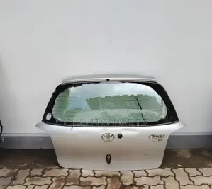 Toyota Vitz SCP10 Dicky Door