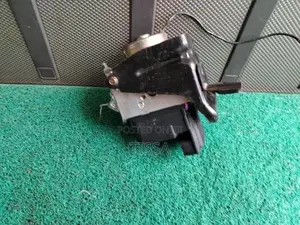 Nissan X Trail T30 ABS Unit
