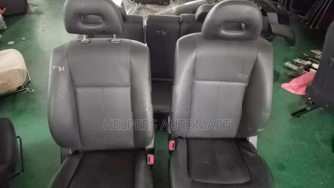 Nissan X-Trail T31 Seat Set