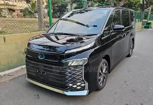 Toyota Voxy SZ 2024