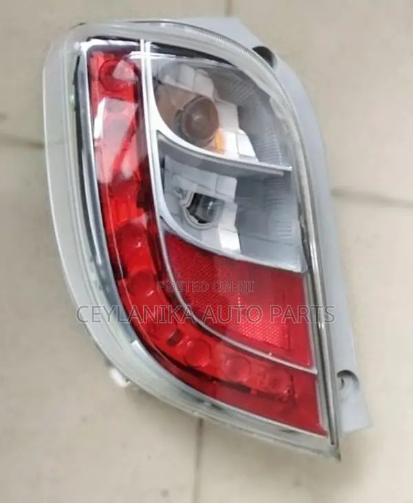 Daihatsu Mira LA300 Tail Lamp