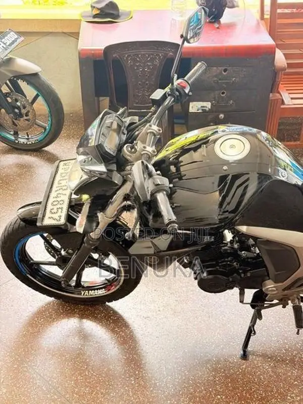 Yamaha FZs V2 2015