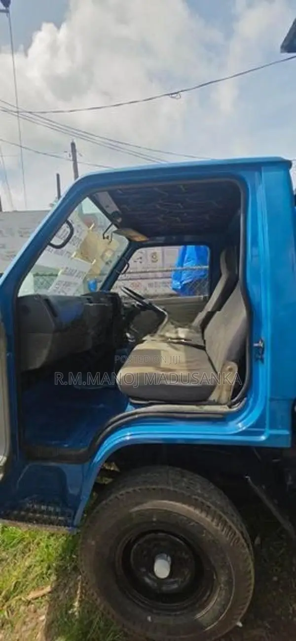 Isuzu Elf 10.5 Ft Japan 1982
