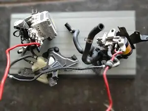 Toyota Sai AZK10 Abs Unit
