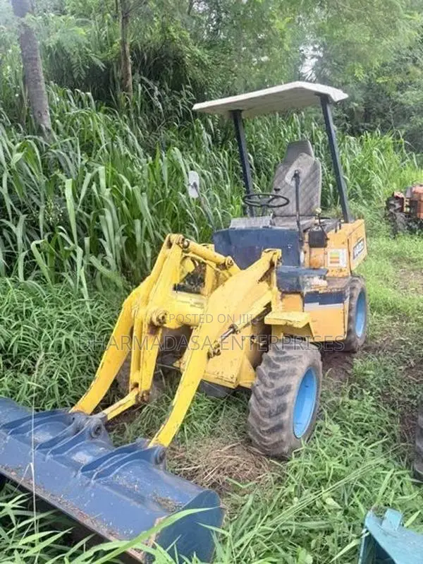 Komatsu WA20 wheel loader