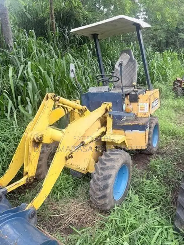 Komatsu WA20 wheel loader