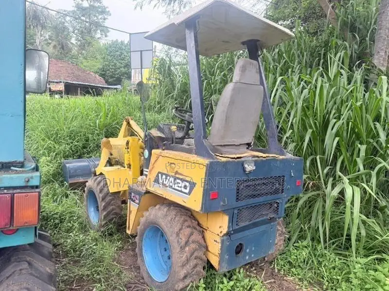 Komatsu WA20 wheel loader