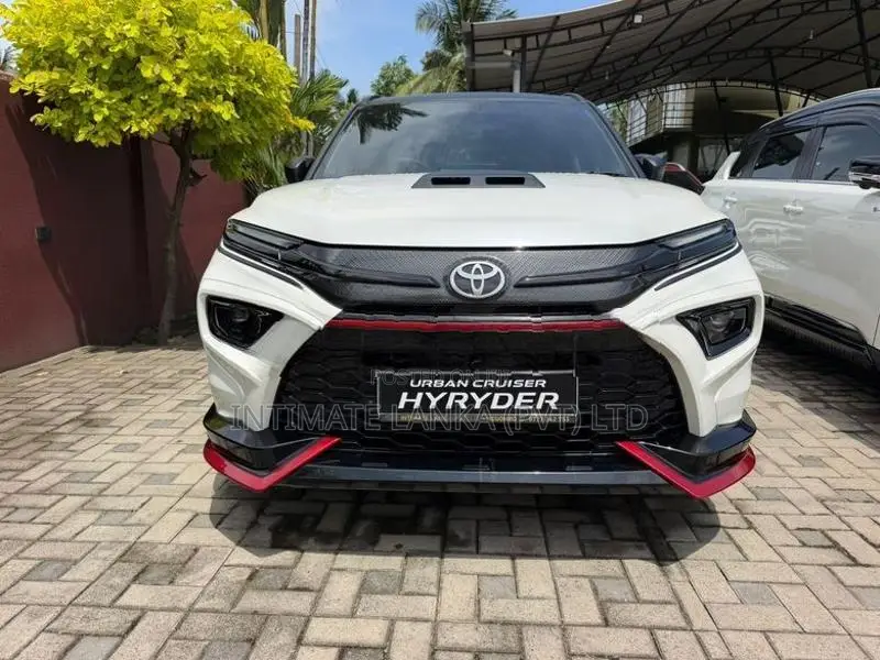 Toyota UrbanCruiser Hyryder bat man kit 2026