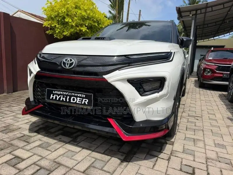 Toyota UrbanCruiser Hyryder bat man kit 2026