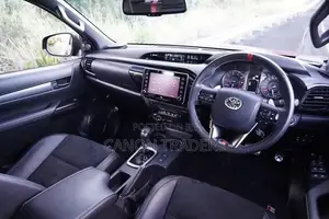 Hilux 2025 Carbon Fiber Interior