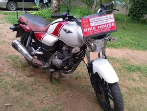 Bajaj V15 2017