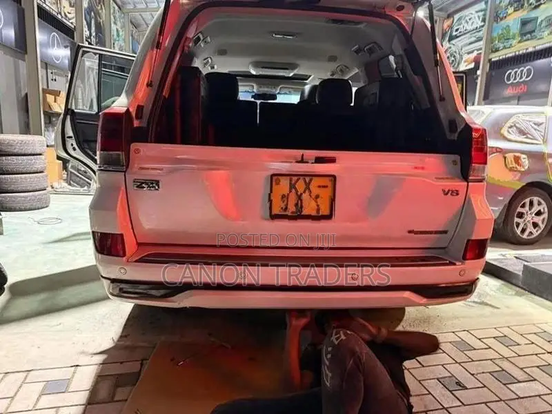 Land Cruiser Sahara V8 Type Bodykit One Side Exhaust