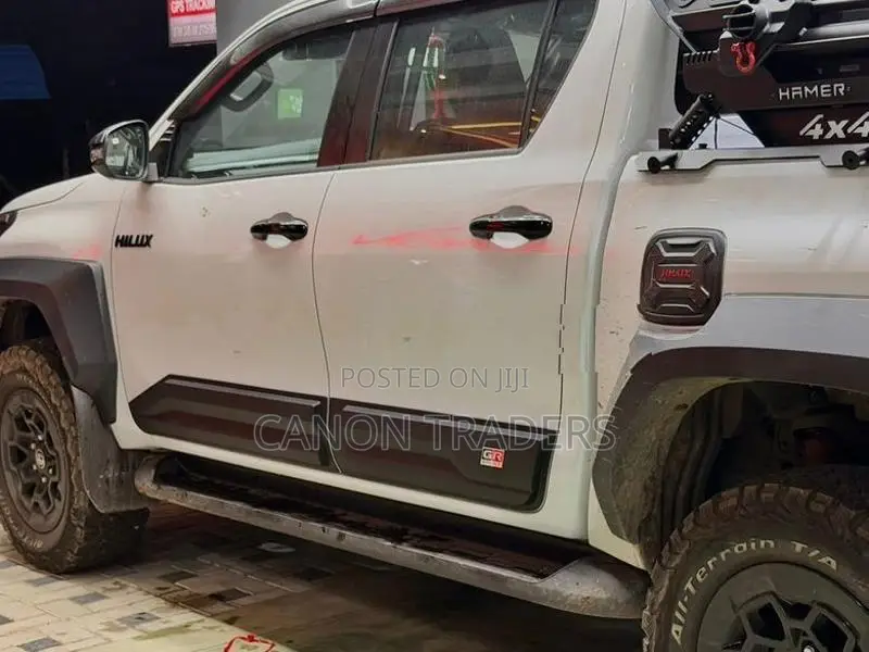 Hilux 2025 GR Hamer Machine Gun Roll Bar & Door Moulding
