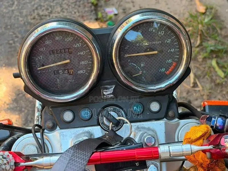 Honda Hornet CH125 2026