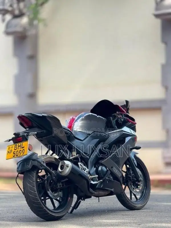 Yamaha R15 2019