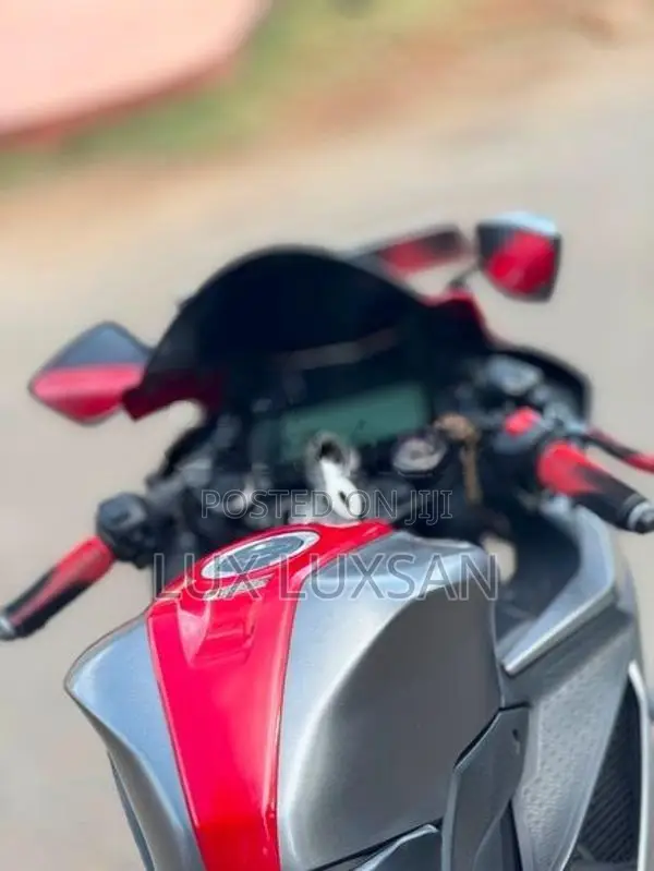 Yamaha R15 2019